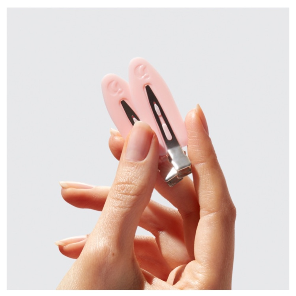 Glossier pink hairclips✨